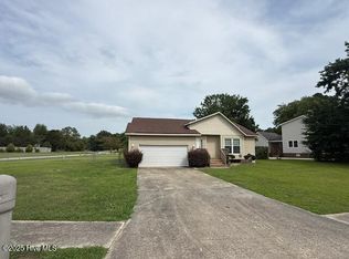 414 Foxlair Ln, Havelock, NC 28532