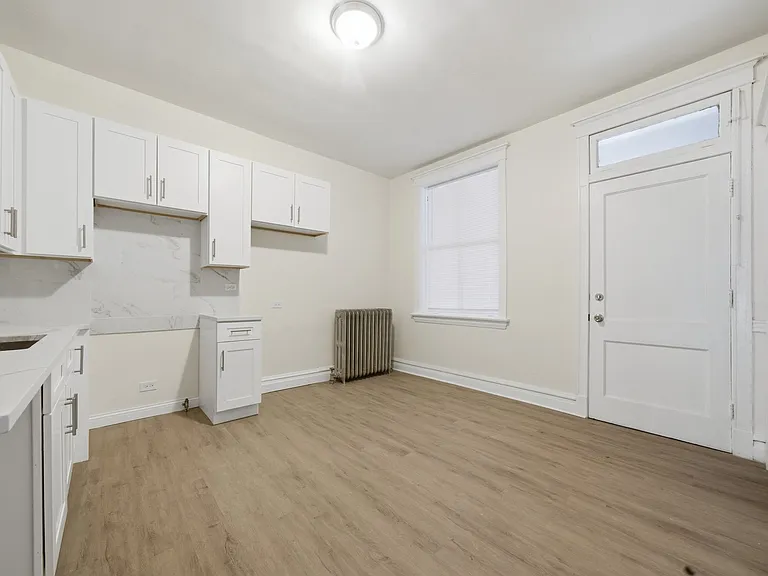 7442 S Langley Ave #2 — Photo 6