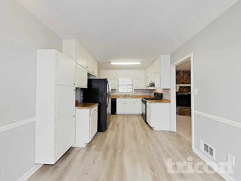 110 Springvalley Way — Photo 8