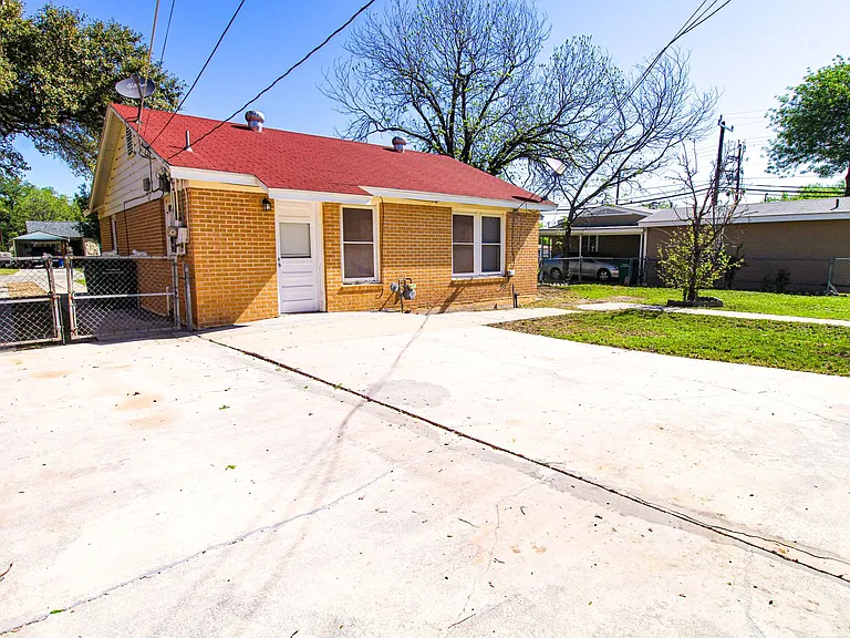 306 Overhill Dr — Photo 19