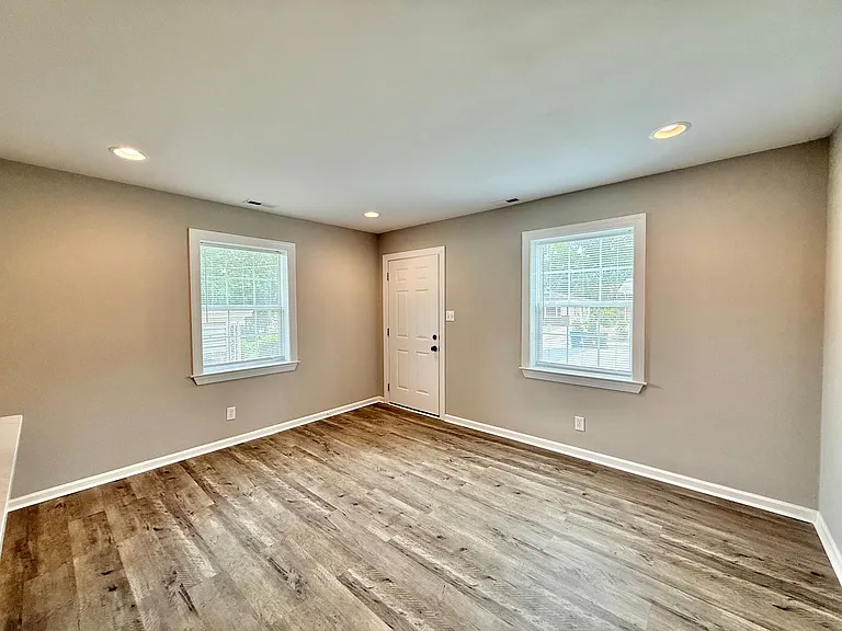 615 Burlington Ave 2 UNITS — Photo 18
