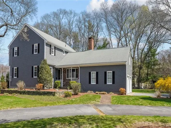 18 Lister Dr, Barrington, RI 02806