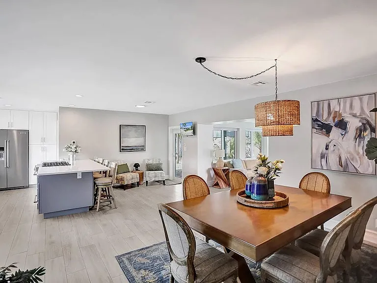 604 NE 25th Ave — Photo 9