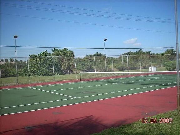 community tennis courts