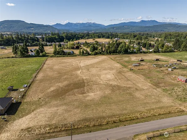 1575 W Hendrickson Road, Sequim, WA 98382