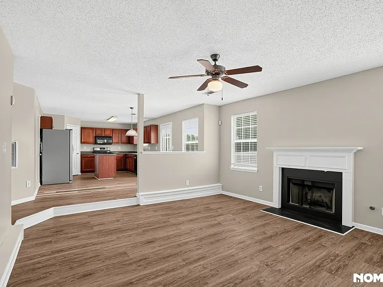 3693 Arminto Dr — Photo 11