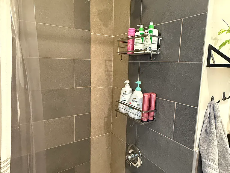 1603 Christian St #C — Photo 10