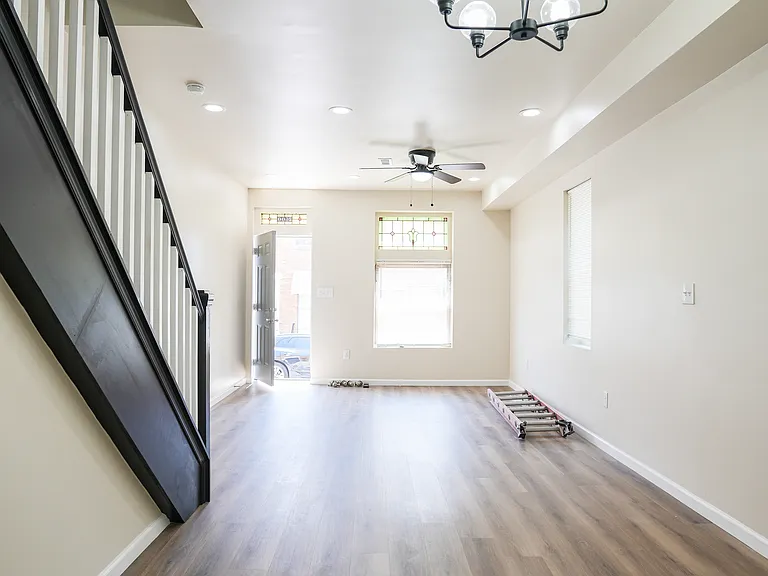 2600 Mura St — Photo 4