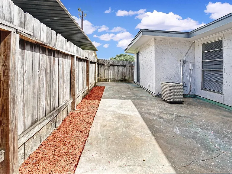 1833 Country Village Blvd — Photo 20