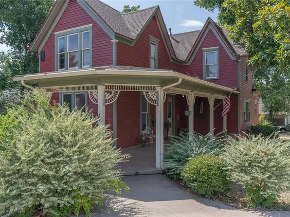 701 S 6th St, Chickasha, OK 73018