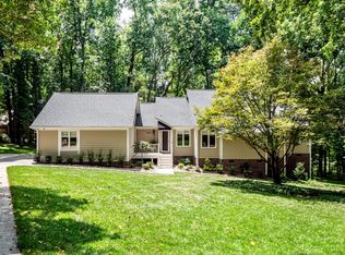 9221 Four Farms Rd, Charlotte, NC 28215