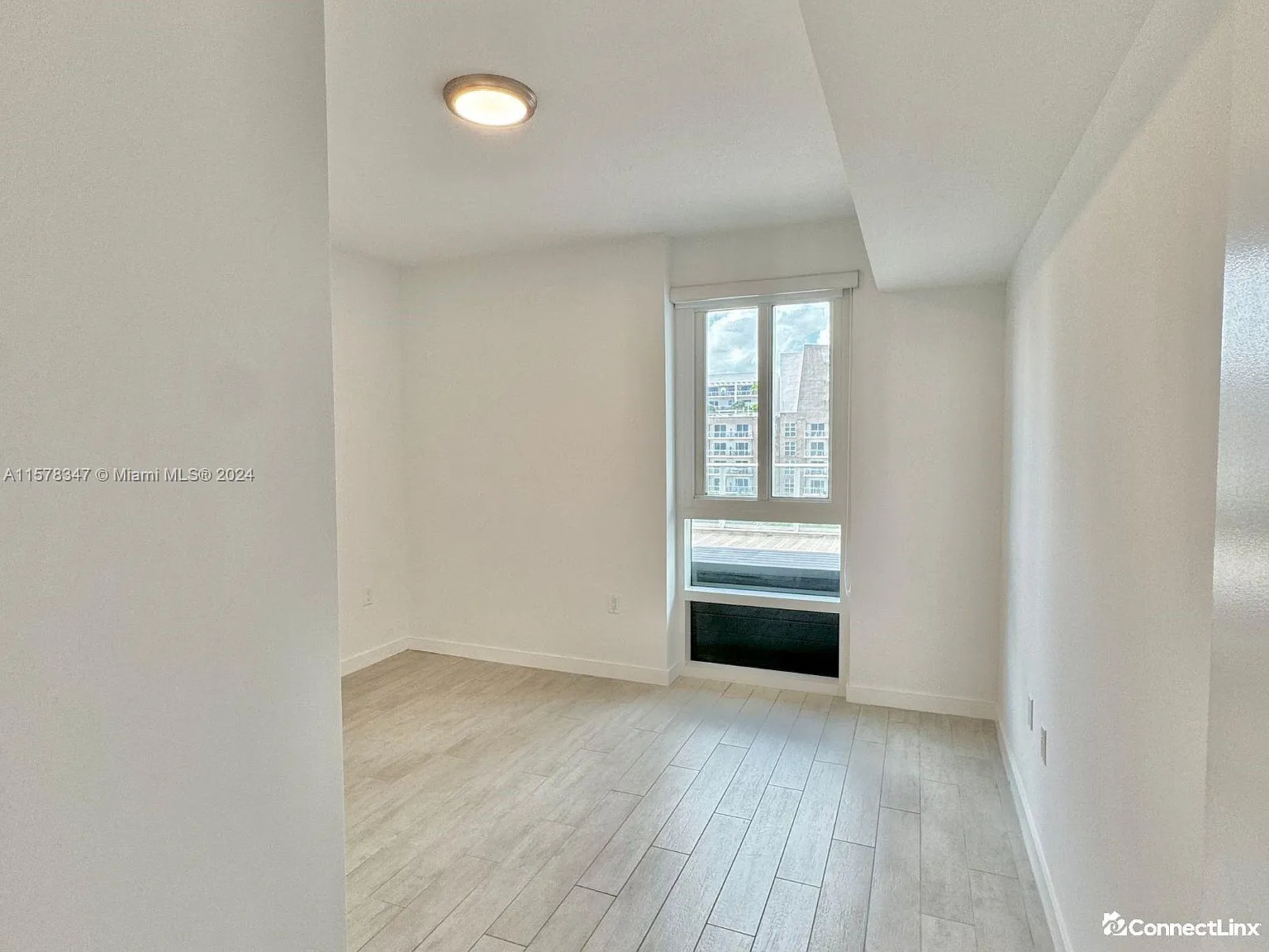 1 bed, 1.0 bath, $2,900 — Photo 4