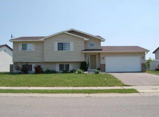 316 Mindy Ln, Montrose, MN 55363