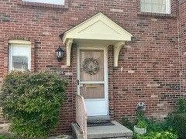 19836 N Great Oaks Cir, Clinton Twp, MI 48036