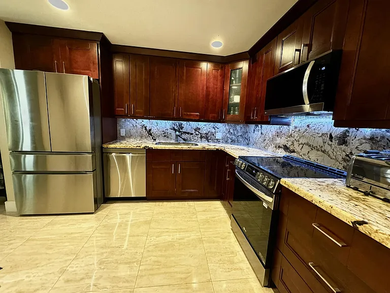 5520 Coach House Cir #G — Photo 11