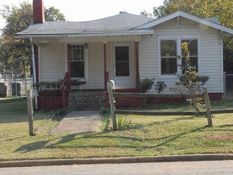 1st image of 701 W Terrell St