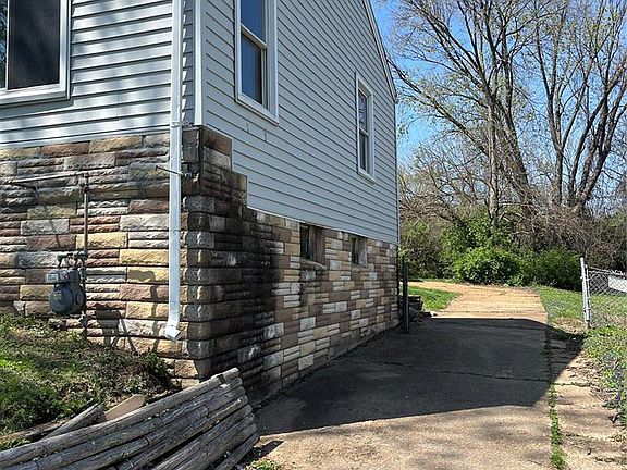 3rd image of 1821 Northfield Dr