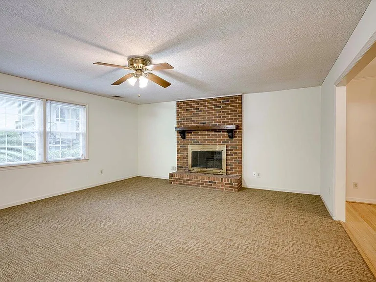552 Whitehead Dr — Photo 14