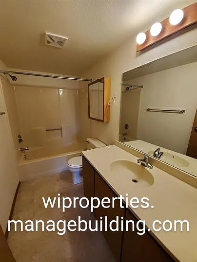 300 McKinley St — Photo 6
