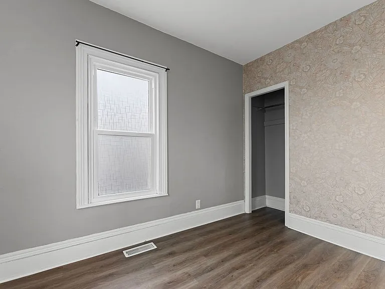 212 W 8th Ave — Photo 9