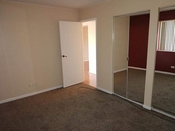 3rd image of 12741 S La Crosse Ave APT 2C