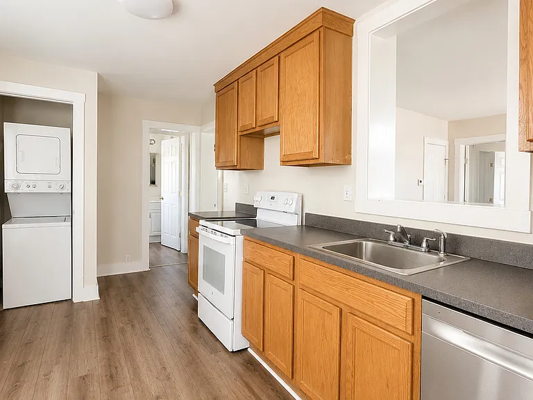 16 Coe Ave #2 — Photo 8