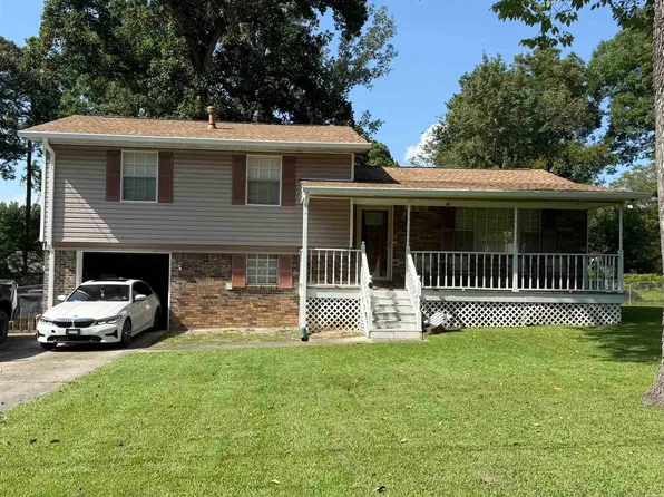 3017 Forest Dr, Fultondale, AL 35068
