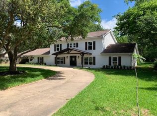 2011 Sleepy Hollow Dr, Pearland, TX 77581