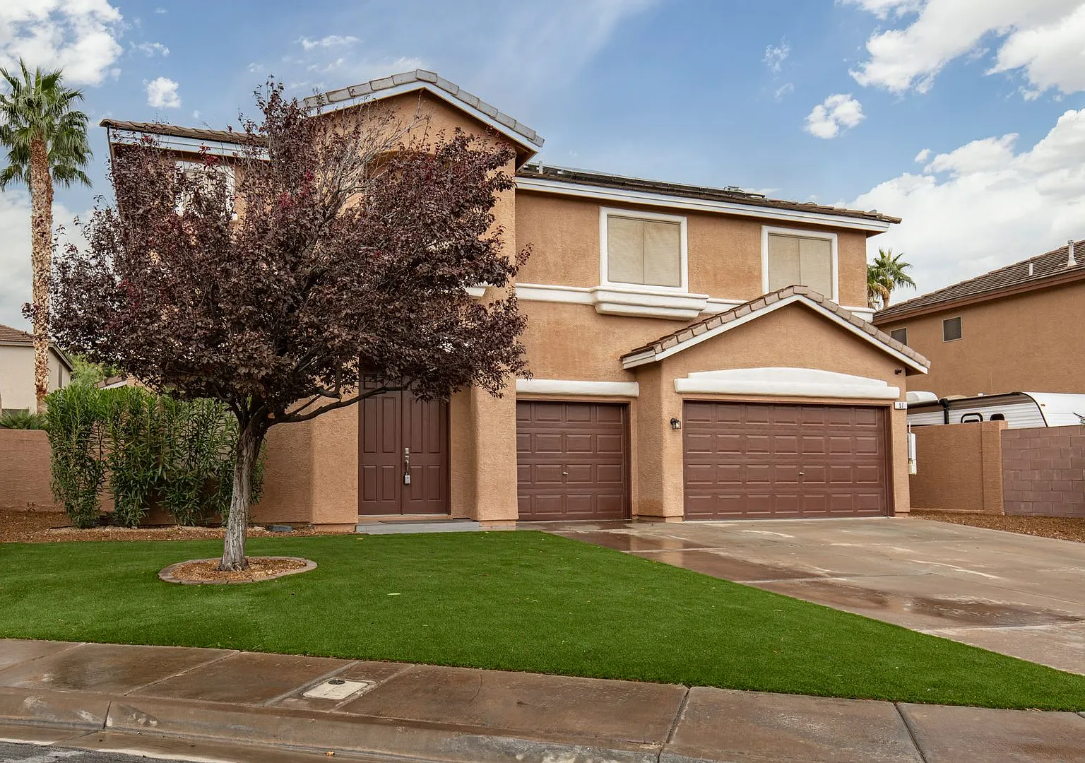 Stunning Remodeled Henderson Home with Pool & Spa — Photo 3
