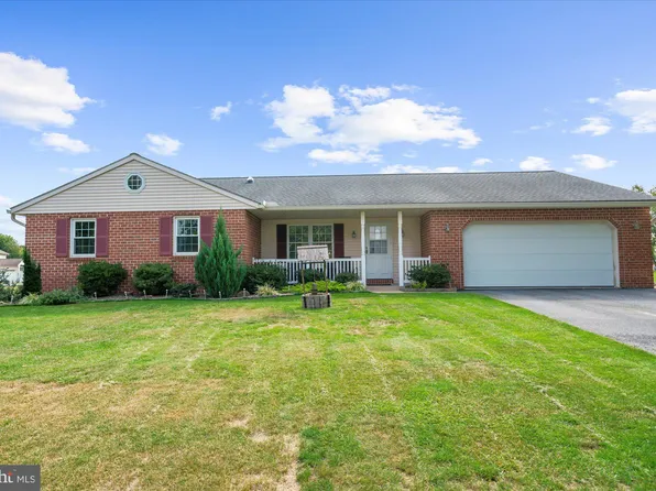 111 Oatfield Dr, Denver, PA 17517