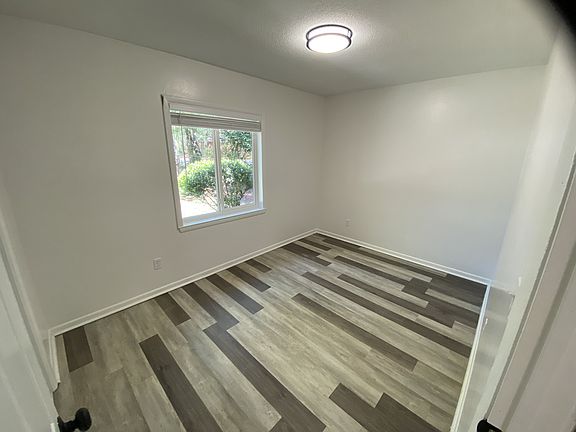 3rd image of 6367 Metz Rd