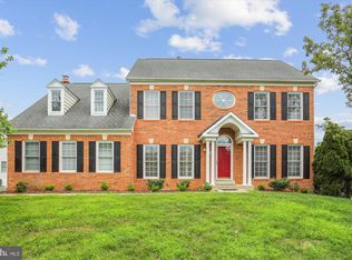 10801 Maplecrest Ln, Potomac, MD 20854