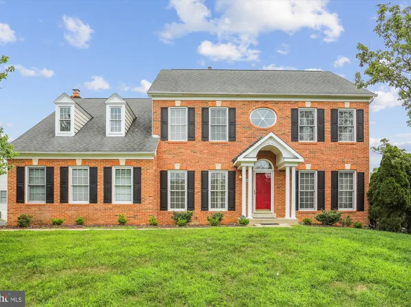 10801 Maplecrest Ln, Potomac, MD 20854