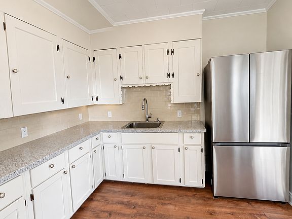 3rd image of 86 Wellington St #1