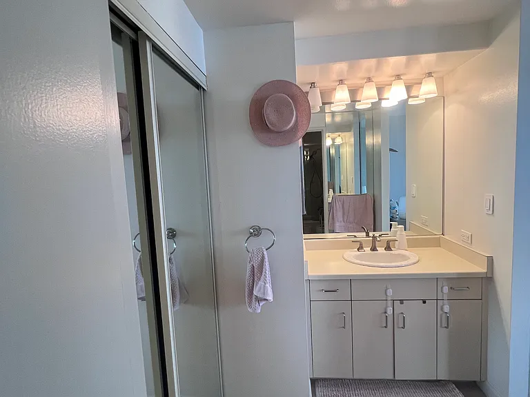 6363 Christie Ave #2717 — Photo 21