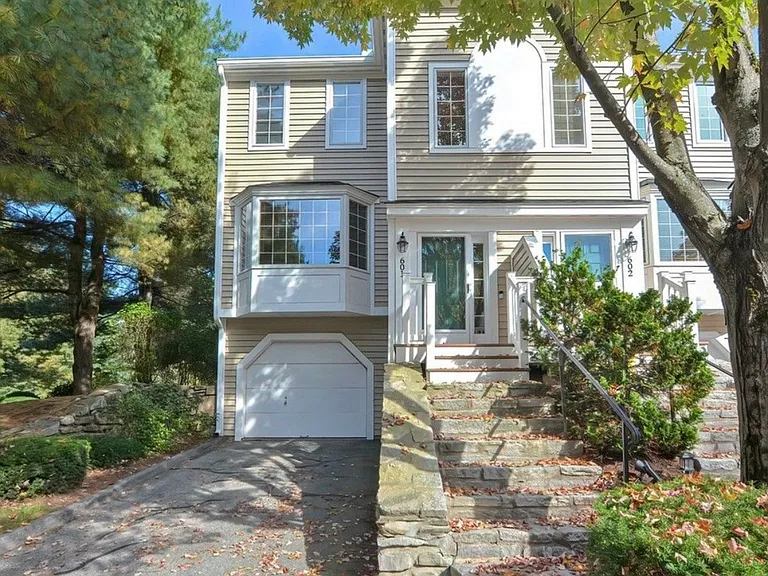 601 Browning Ln — Photo 4