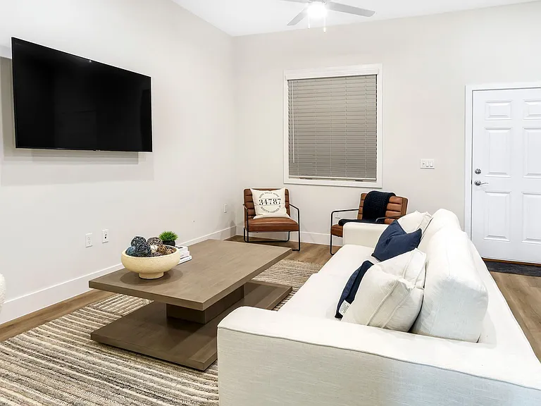 Experience Modern Luxury at Smith & Main: Premier Living in Downtown Winter Garden — Photo 11