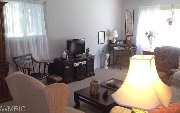 5th image of 1324 Broadway St