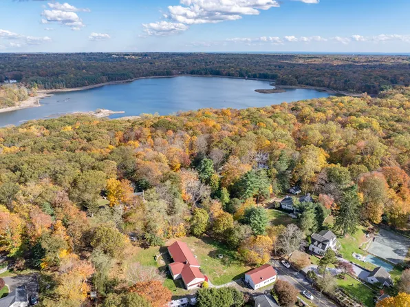 78 Trinity Pass, Stamford, CT 06903