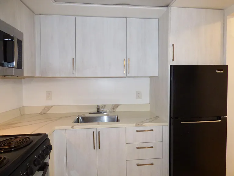 4220 N Federal Hwy #6 — Photo 11