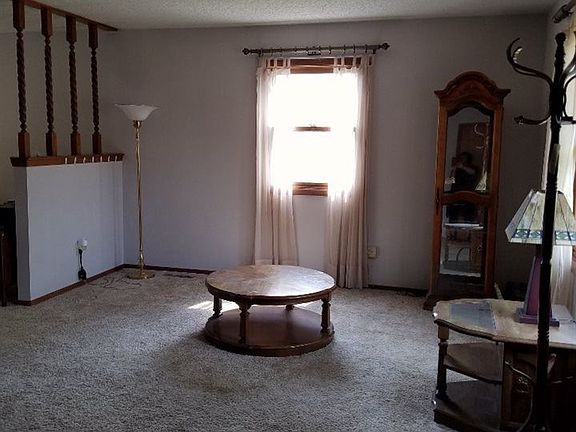 5th image of 1023 W Edgewood Dr