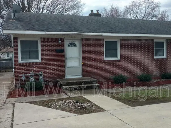 2102 36th St SW, Grand Rapids, MI 49519