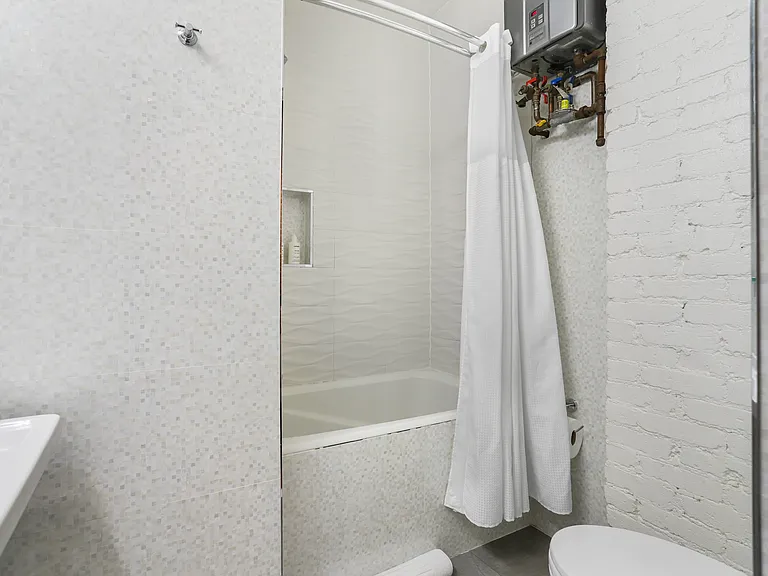 1229 15th St NW #3F — Photo 23