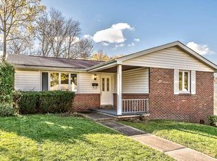 1207 Meadowlark Dr, Pittsburgh, PA 15243