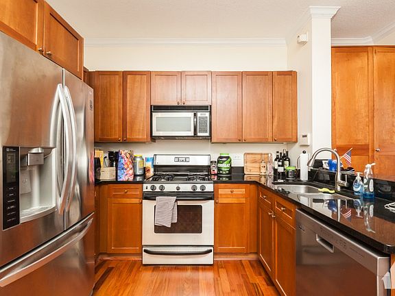 5th image of 1546 N Orleans St APT 407B