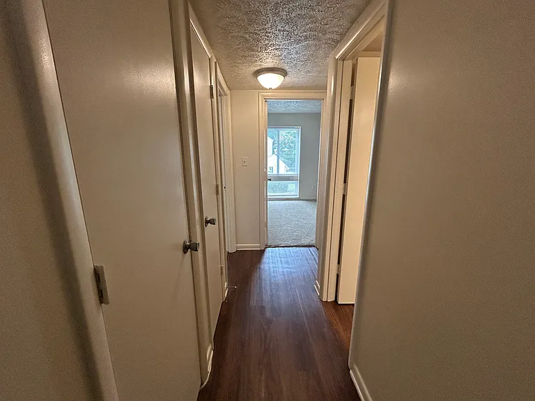 Huntingwood Apartments — Photo 43