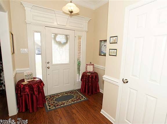 5th image of 50 Willow Dr