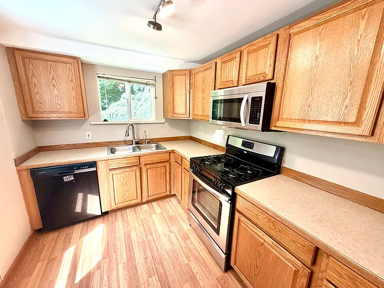 1108 Center Rd — Photo 3