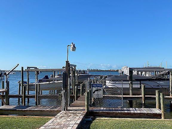 4th image of 53 W Bay Heights Ave Unit 405