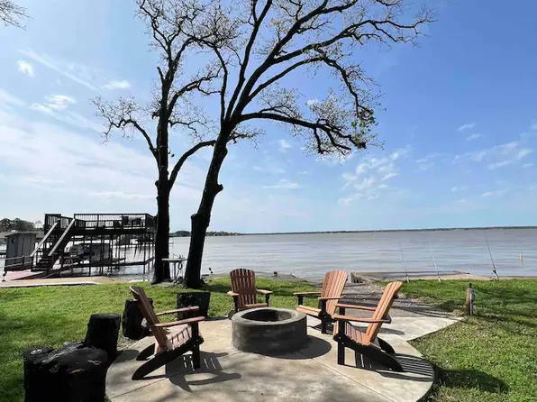 325 Bay Ct, Gun Barrel City, TX 75156